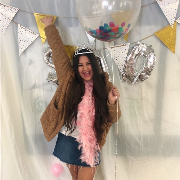 Meet your Posher, Savanah - Picture 6 of 6